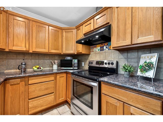 11375 Ne EVERETT St, Portland, OR 97220