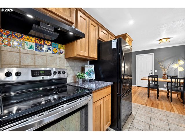 11375 Ne EVERETT St, Portland, OR 97220