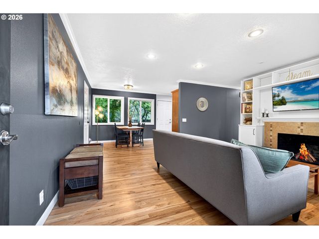 11375 Ne EVERETT St, Portland, OR 97220