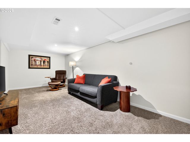 11375 Ne EVERETT St, Portland, OR 97220