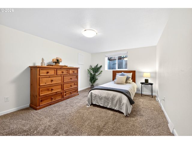 11375 Ne EVERETT St, Portland, OR 97220