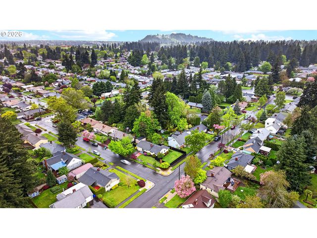 11375 Ne EVERETT St, Portland, OR 97220