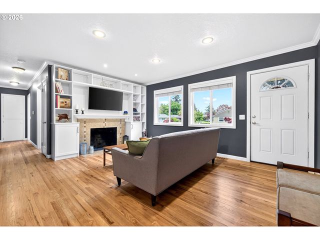 11375 Ne EVERETT St, Portland, OR 97220