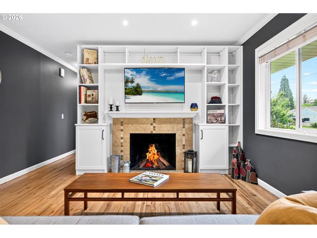 11375 Ne EVERETT St, Portland, OR 97220