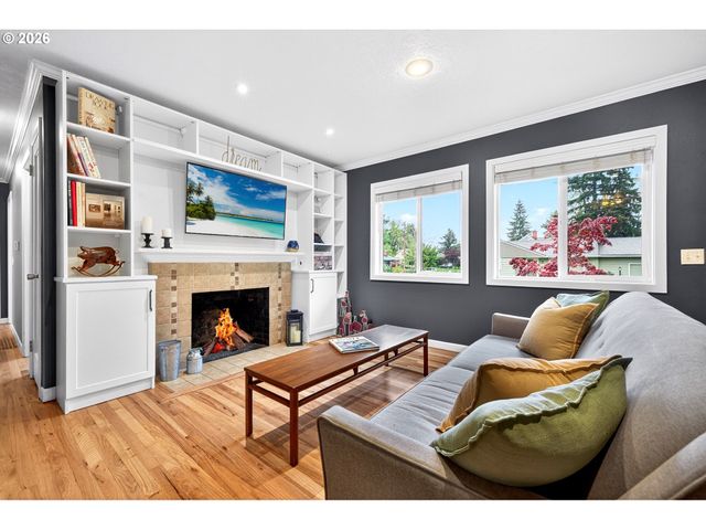 11375 Ne EVERETT St, Portland, OR 97220