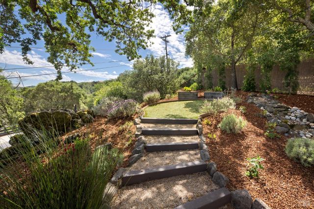 200 Stuyvesant Dr, San Anselmo, CA 94960