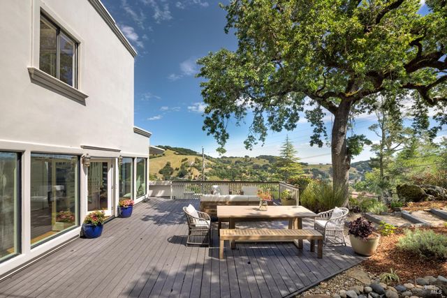 200 Stuyvesant Dr, San Anselmo, CA 94960