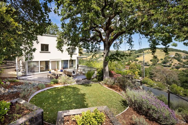 200 Stuyvesant Dr, San Anselmo, CA 94960