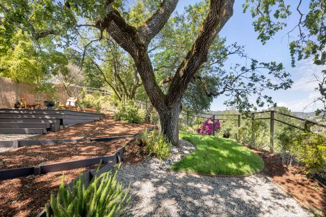 200 Stuyvesant Dr, San Anselmo, CA 94960