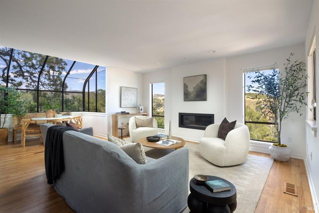 200 Stuyvesant Dr, San Anselmo, CA 94960