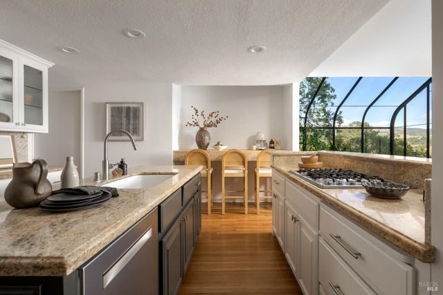 200 Stuyvesant Dr, San Anselmo, CA 94960