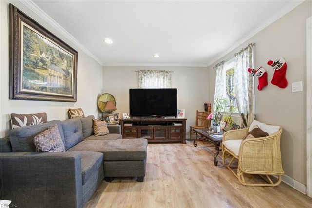 16 Stevens PL, Portsmouth, VA 23702