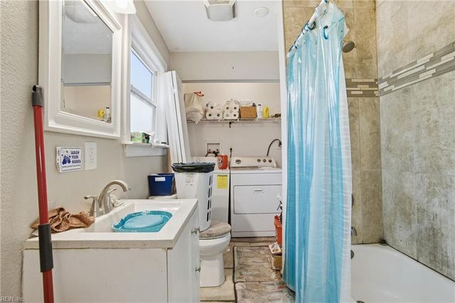 16 Stevens PL, Portsmouth, VA 23702