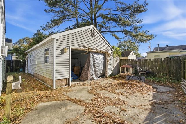 16 Stevens PL, Portsmouth, VA 23702