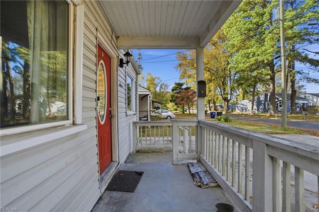 16 Stevens PL, Portsmouth, VA 23702