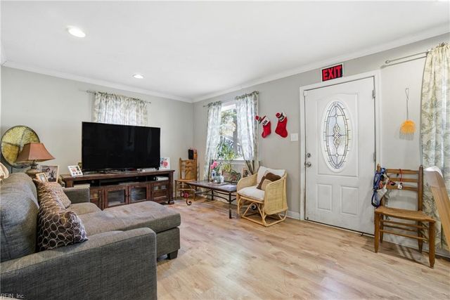 16 Stevens PL, Portsmouth, VA 23702