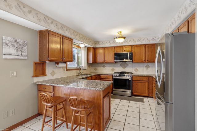 8621 Woodsman Drive, Washington, MI 48094