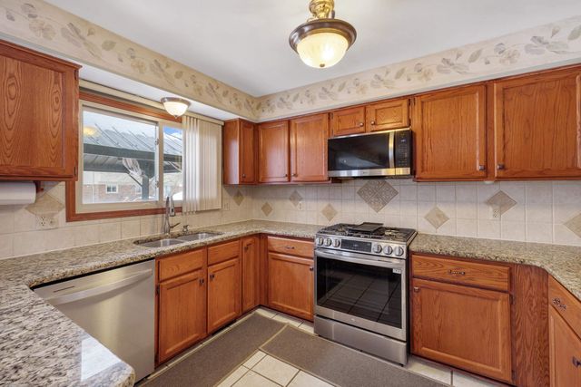 8621 Woodsman Drive, Washington, MI 48094