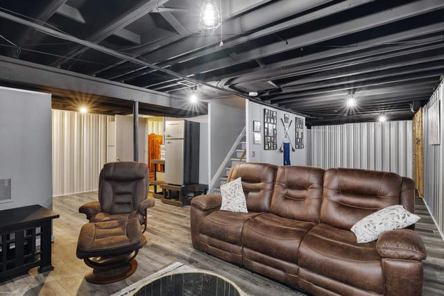 8621 Woodsman Drive, Washington, MI 48094