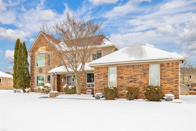 8621 Woodsman Drive, Washington, MI 48094