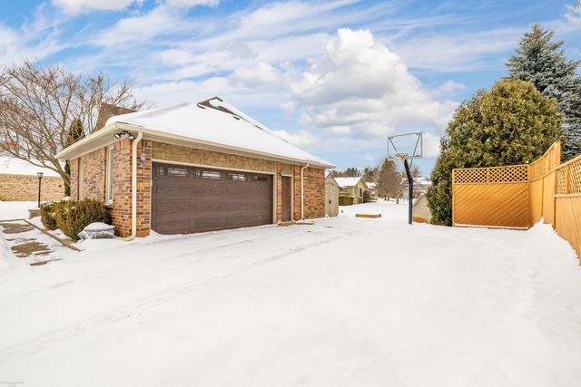 8621 Woodsman Drive, Washington, MI 48094