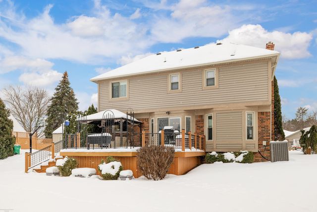 8621 Woodsman Drive, Washington, MI 48094