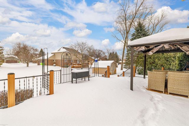 8621 Woodsman Drive, Washington, MI 48094