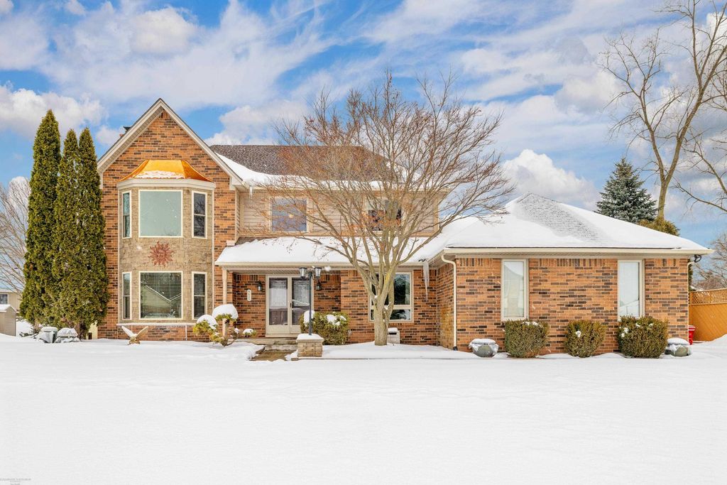 8621 Woodsman Drive, Washington, MI 48094