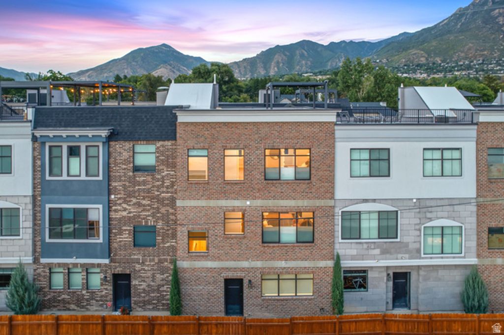 4672 S GROSVENOR CT, Holladay, UT 84117 — photo 2