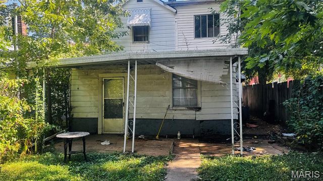 7127 Virginia Avenue, St Louis, MO 63111