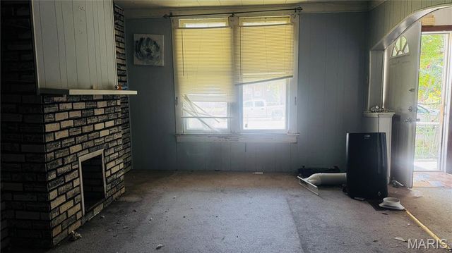 7127 Virginia Avenue, St Louis, MO 63111