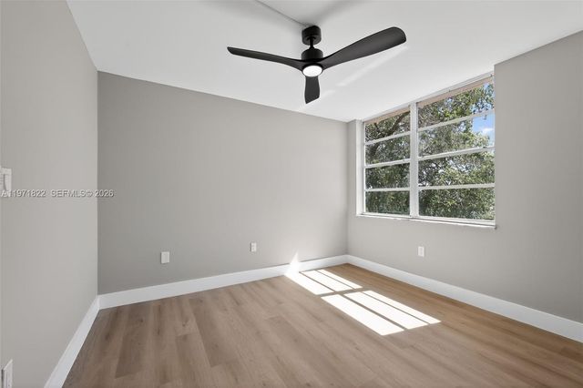 9420 Tangerine Pl 407, Davie, FL 33324