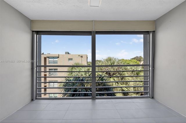 9420 Tangerine Pl 407, Davie, FL 33324