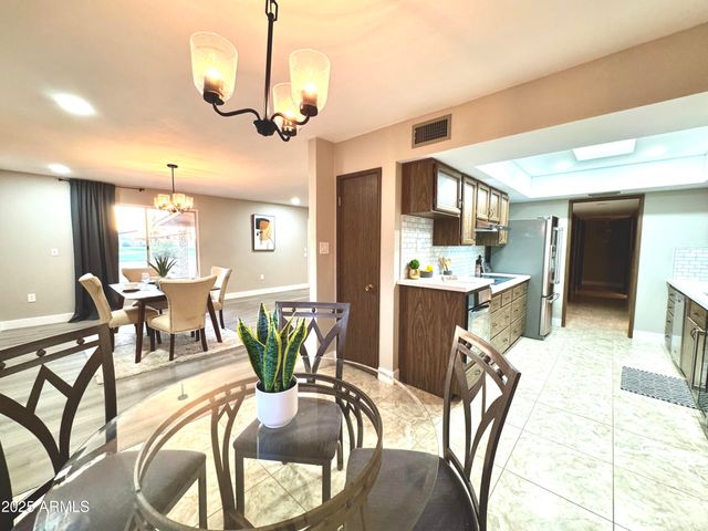 18442 N 104TH Avenue, Sun City, AZ 85373