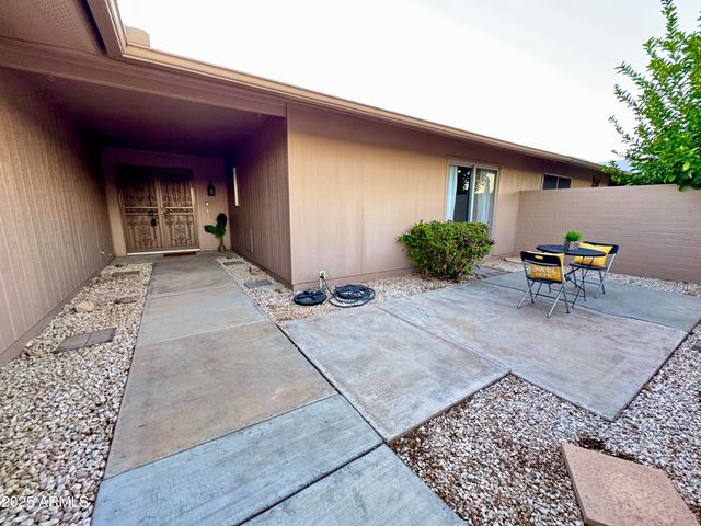 18442 N 104TH Avenue, Sun City, AZ 85373
