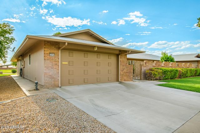18442 N 104TH Avenue, Sun City, AZ 85373