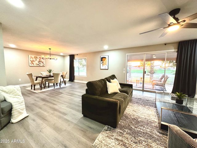 18442 N 104TH Avenue, Sun City, AZ 85373