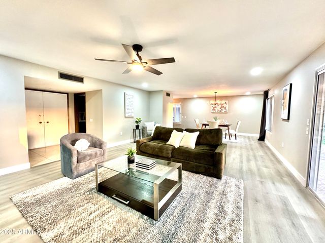 18442 N 104TH Avenue, Sun City, AZ 85373