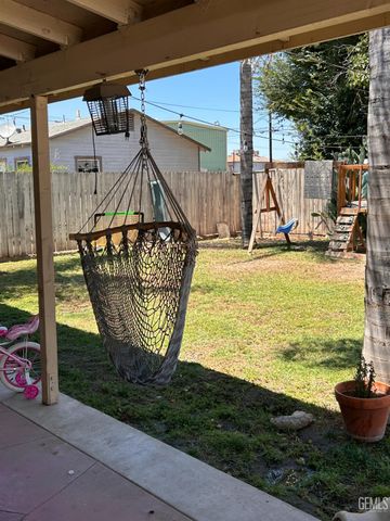 1014 30th Street, Bakersfield, CA 93301