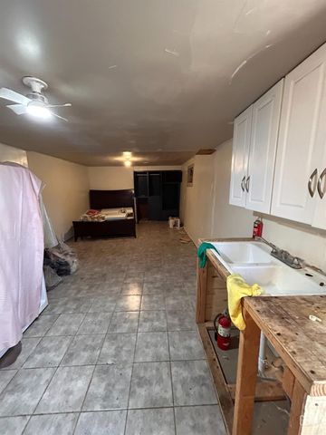 1014 30th Street, Bakersfield, CA 93301