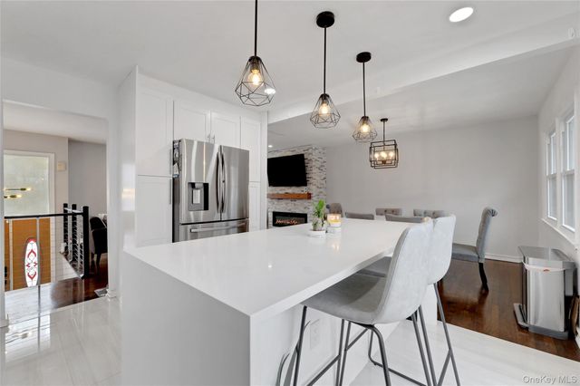 8 Jodi Lane, New City, NY 10956