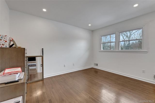 8 Jodi Lane, New City, NY 10956