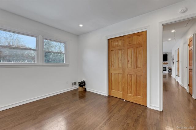 8 Jodi Lane, New City, NY 10956