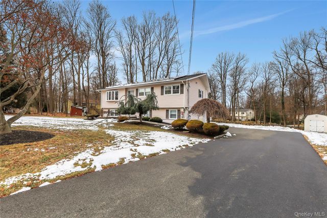 8 Jodi Lane, New City, NY 10956