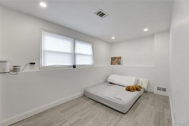 8 Jodi Lane, New City, NY 10956