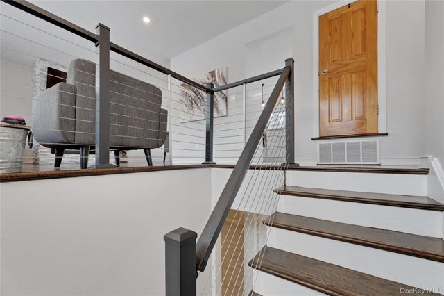 8 Jodi Lane, New City, NY 10956