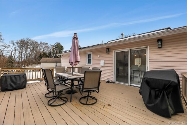 8 Jodi Lane, New City, NY 10956