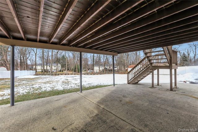 8 Jodi Lane, New City, NY 10956