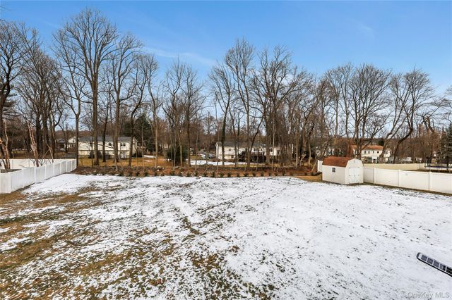 8 Jodi Lane, New City, NY 10956