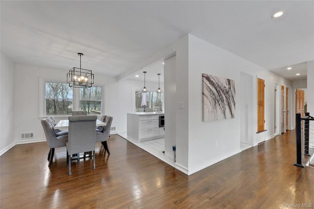 8 Jodi Lane, New City, NY 10956